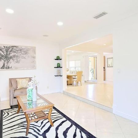 5 Rooms Villa Near Disneyland, Golf Course And Trial To Beach แซนตาแอนา ภายนอก รูปภาพ