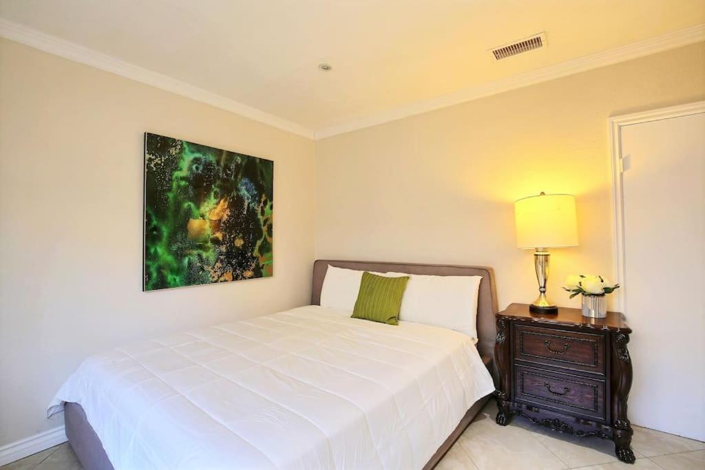 5 Rooms Villa Near Disneyland, Golf Course And Trial To Beach แซนตาแอนา ภายนอก รูปภาพ