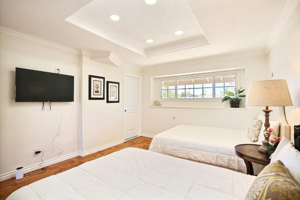 5 Rooms Villa Near Disneyland, Golf Course And Trial To Beach แซนตาแอนา ภายนอก รูปภาพ